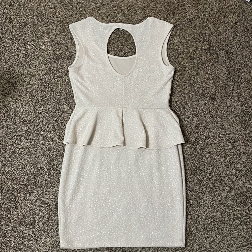 Champagne peplum dress - Picture 6 of 8